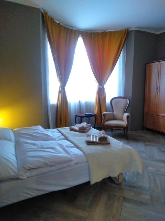 Sunny Bear Bed & Breakfast イェレニャ・グーラ エクステリア 写真