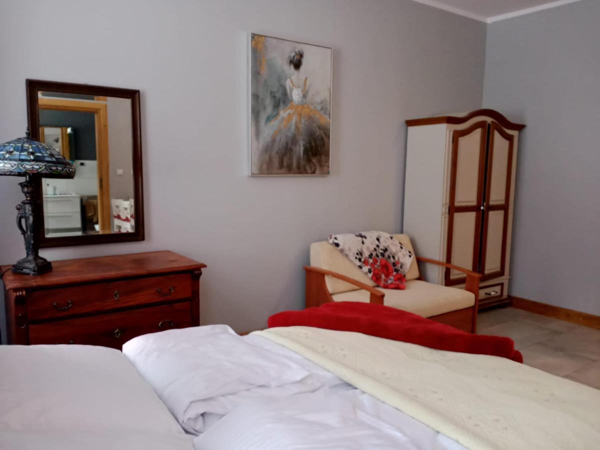 Sunny Bear Bed & Breakfast イェレニャ・グーラ エクステリア 写真