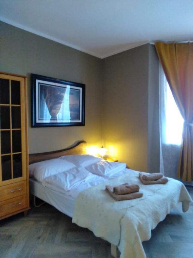 Sunny Bear Bed & Breakfast イェレニャ・グーラ エクステリア 写真