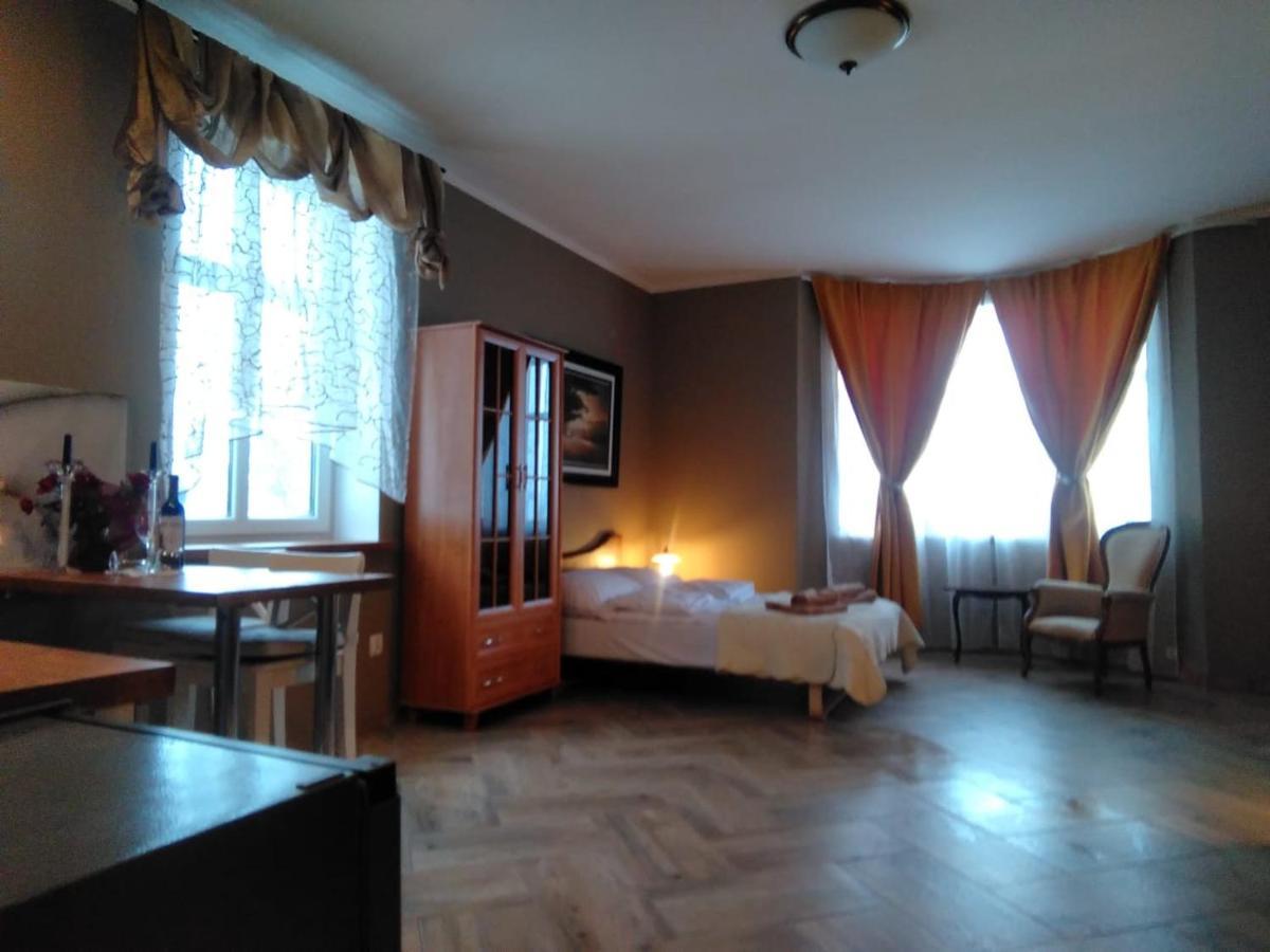 Sunny Bear Bed & Breakfast イェレニャ・グーラ エクステリア 写真