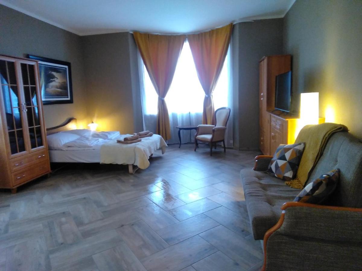 Sunny Bear Bed & Breakfast イェレニャ・グーラ エクステリア 写真