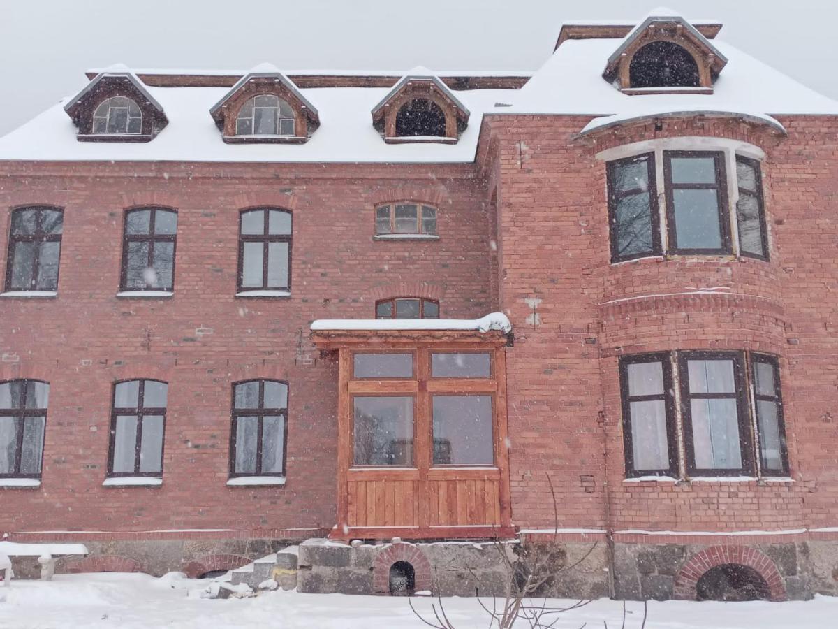 Sunny Bear Bed & Breakfast イェレニャ・グーラ エクステリア 写真