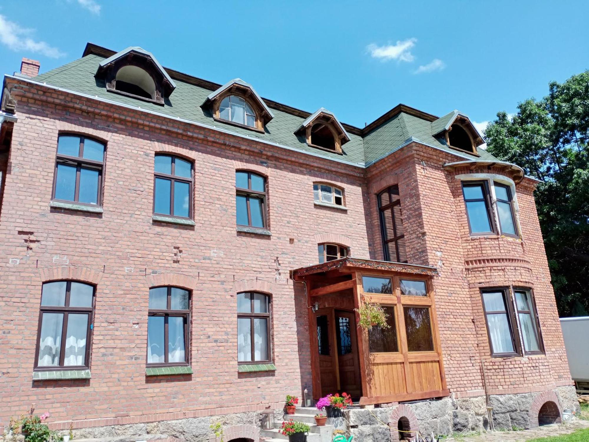 Sunny Bear Bed & Breakfast イェレニャ・グーラ エクステリア 写真
